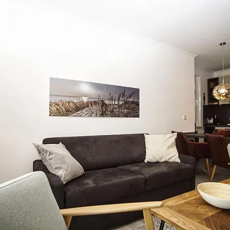 Terrasse, Gratis Nutzung Vom Ahoi Erlebnisbad Und Sauna In Sellin - Meeresblick 77 Apartmán